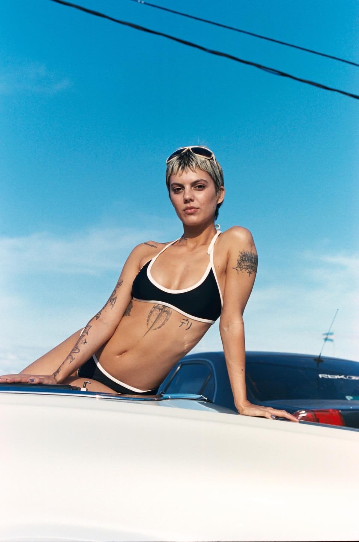 BIKINIS AUTOS
